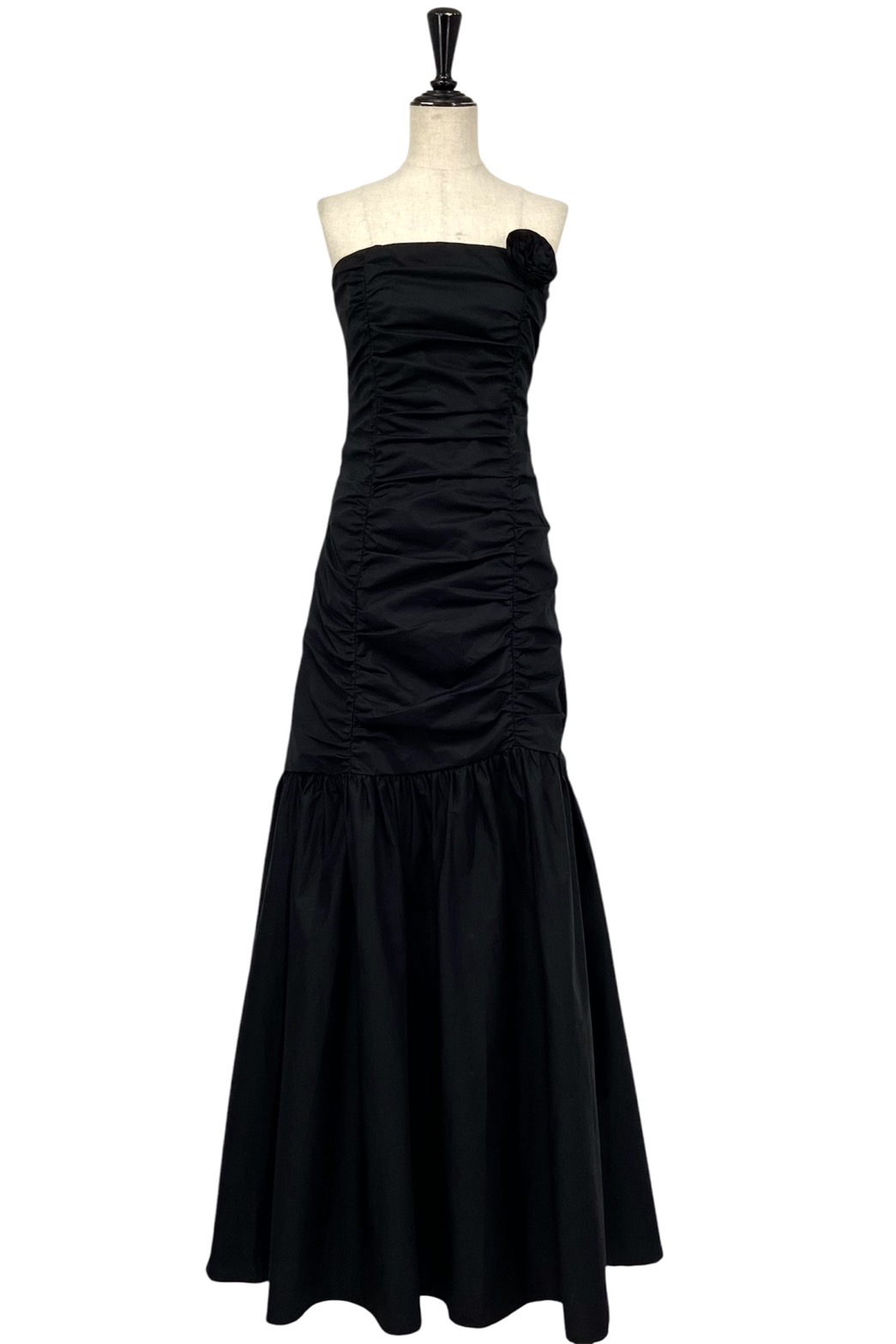 DR559772 THE GARMENT