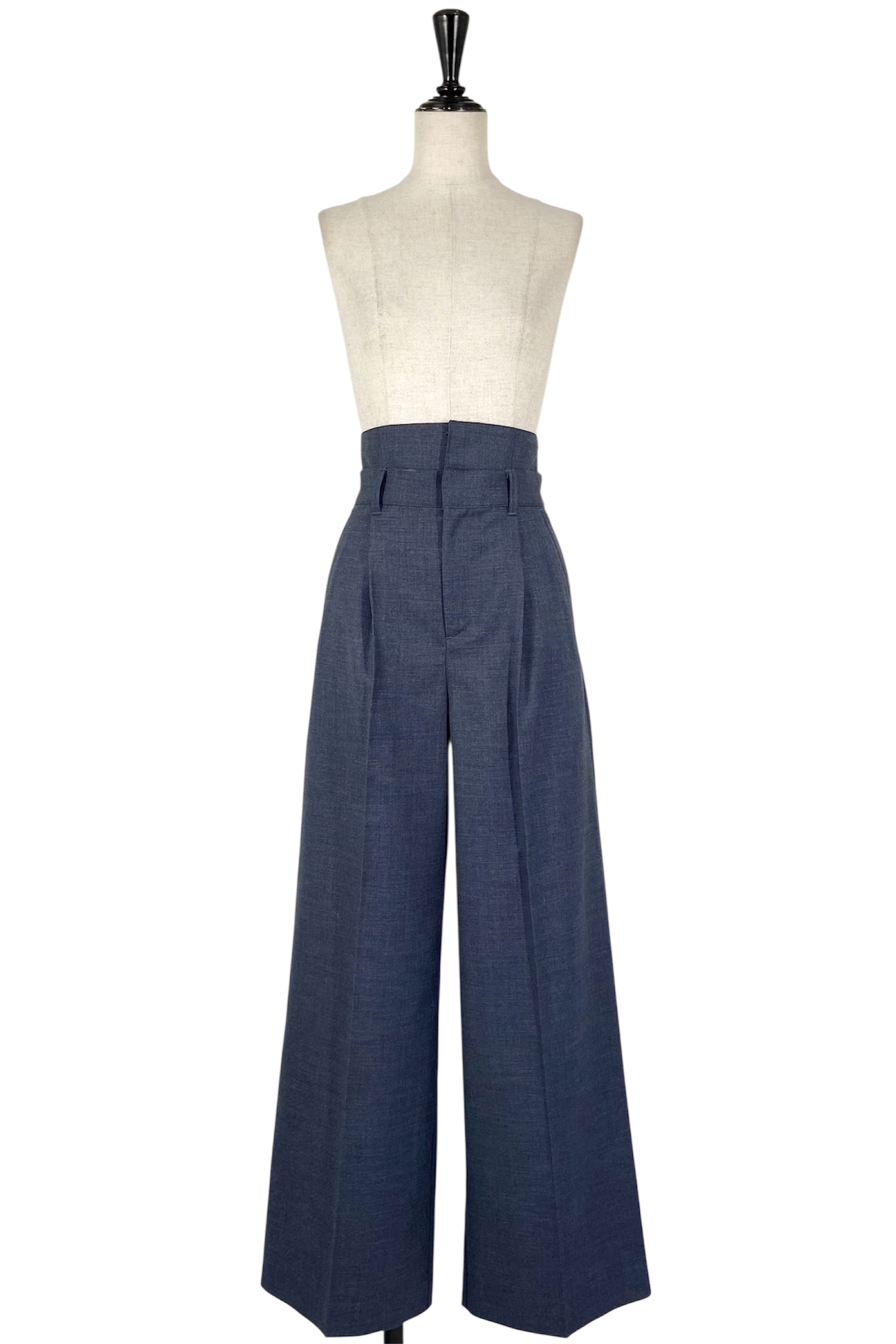 PA556148 And Couture